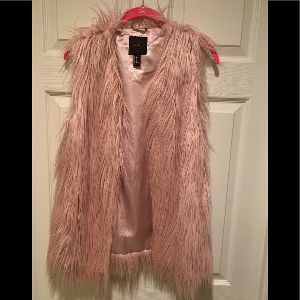 COPY - Blush Pink Forever 21 faux fur vest size large